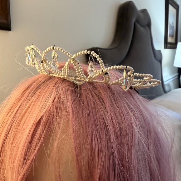 Vintage 1950s White Beaded Crystal Teardrop Bridal Tiara main image 5
